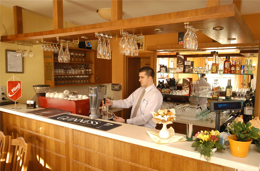 Hotel Bavaria Abda Extérieur photo