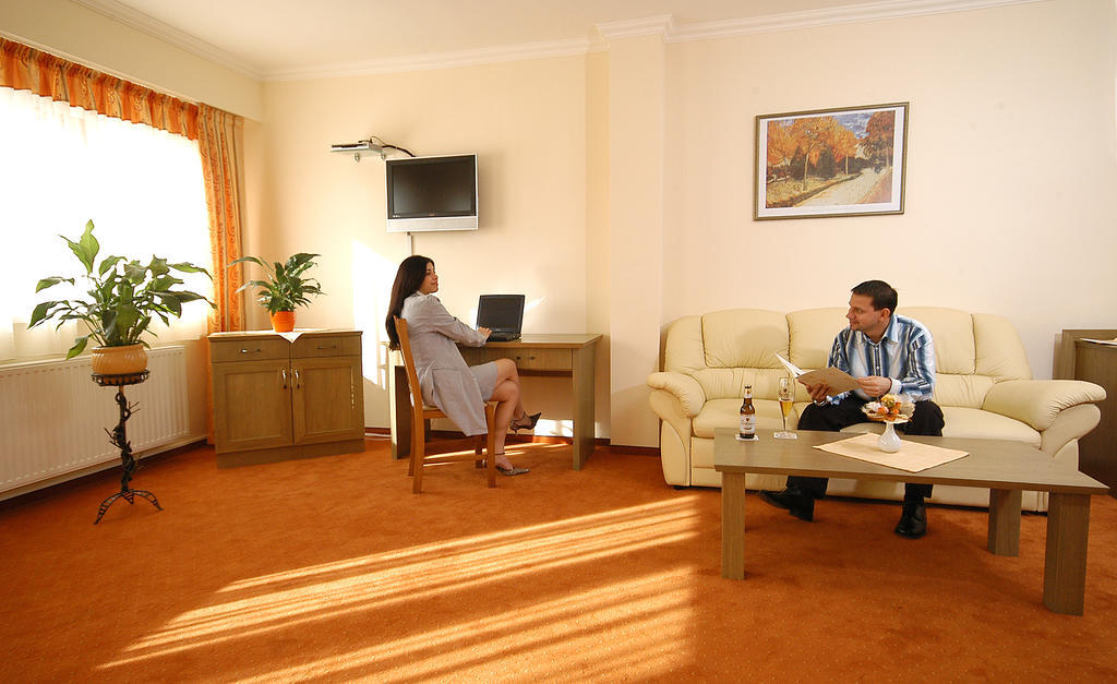 Hotel Bavaria Abda Extérieur photo