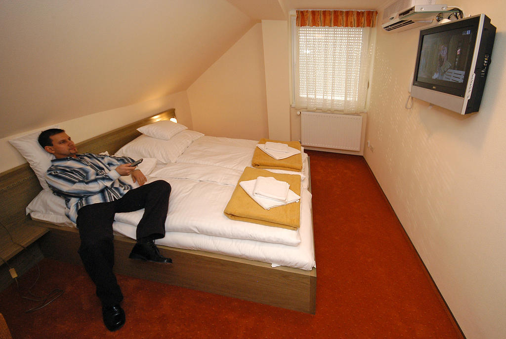 Hotel Bavaria Abda Chambre photo