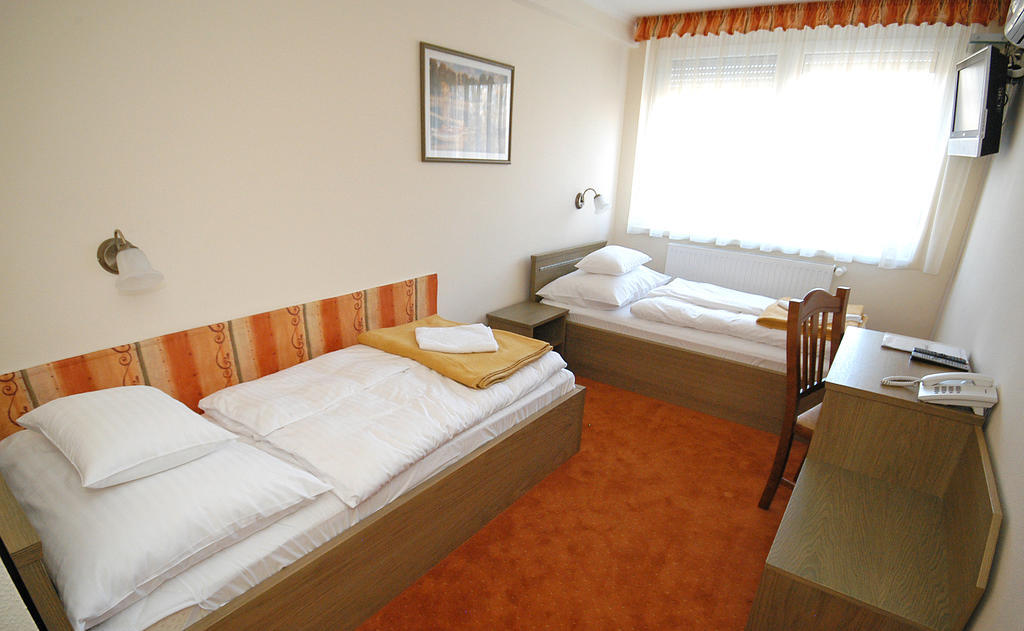 Hotel Bavaria Abda Chambre photo